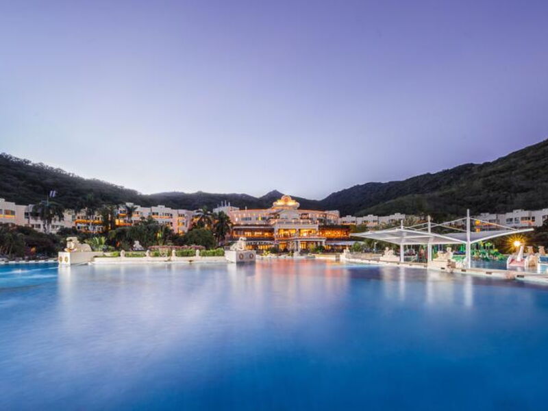 Cactus Resort Sanya 298352