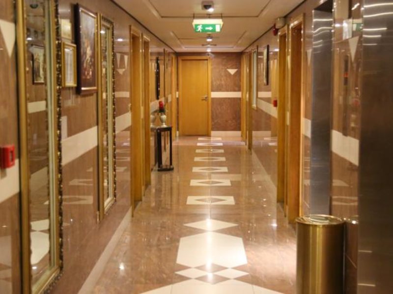 California Hotel 132151