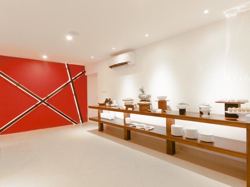 Camelot Beach Hotel 107288