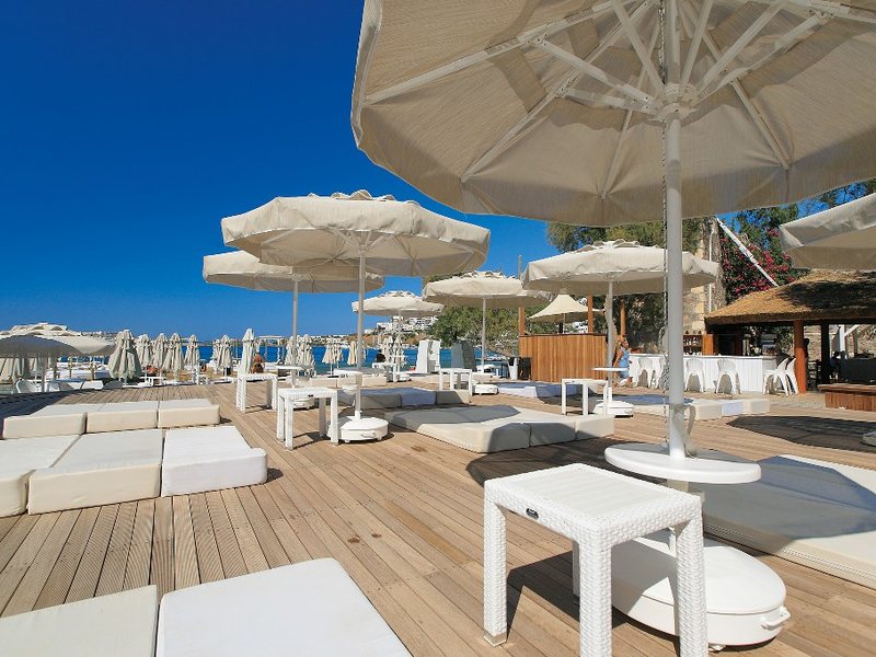 Camelot Boutique & Beach Hotel 182897