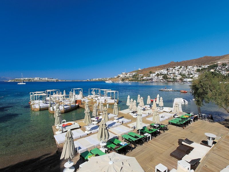 Camelot Boutique & Beach Hotel 182900