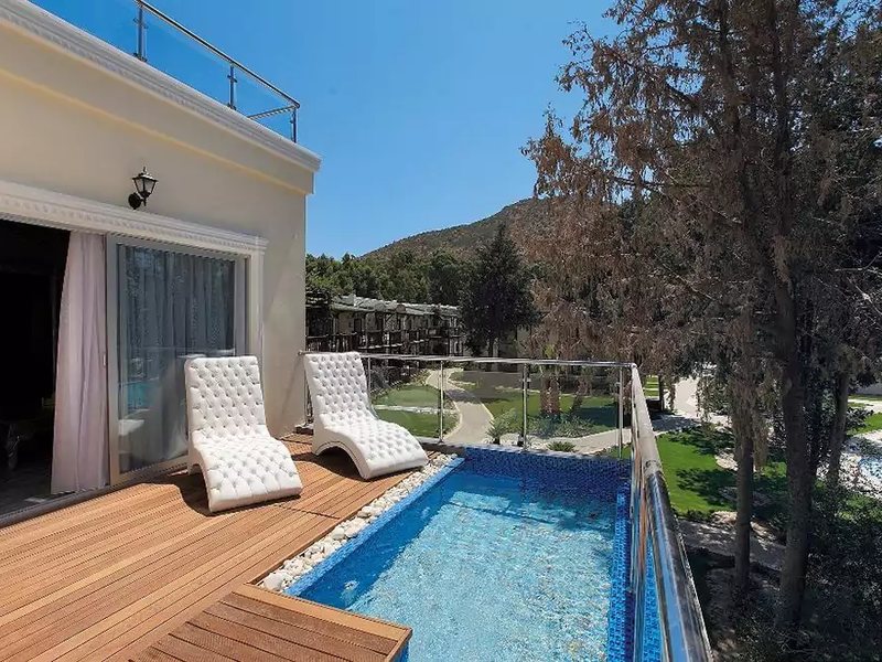 Camelot Boutique & Beach Hotel 182910