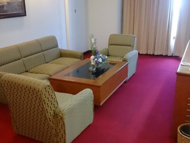 Camelot Hotel 140232