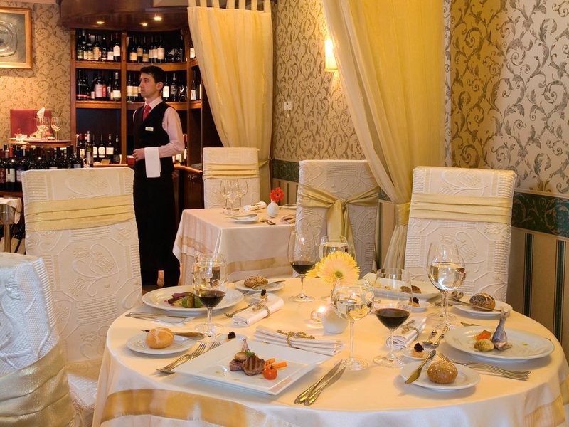 Capitol Hotel 318954