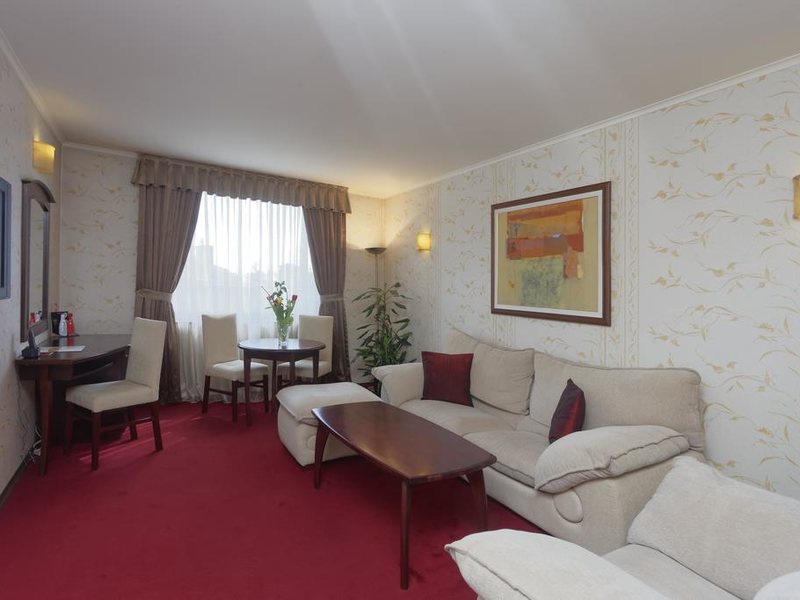 Capitol Hotel 318958