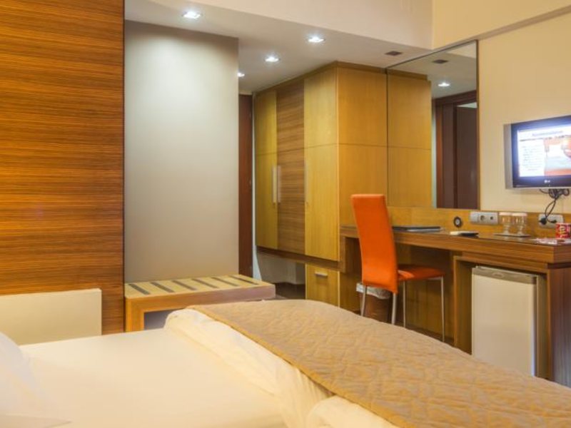 Capsis Astoria Hotel 77967