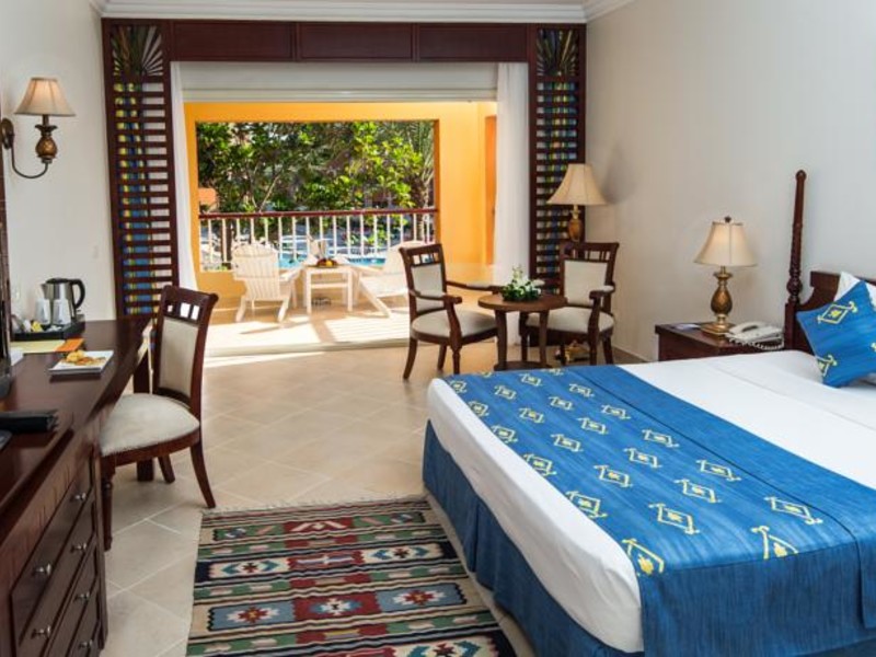 Caribbean World Resorts 122204