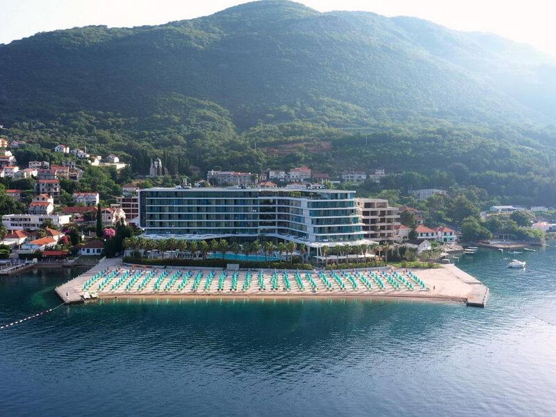 Carine Hotel Kumbor 325536