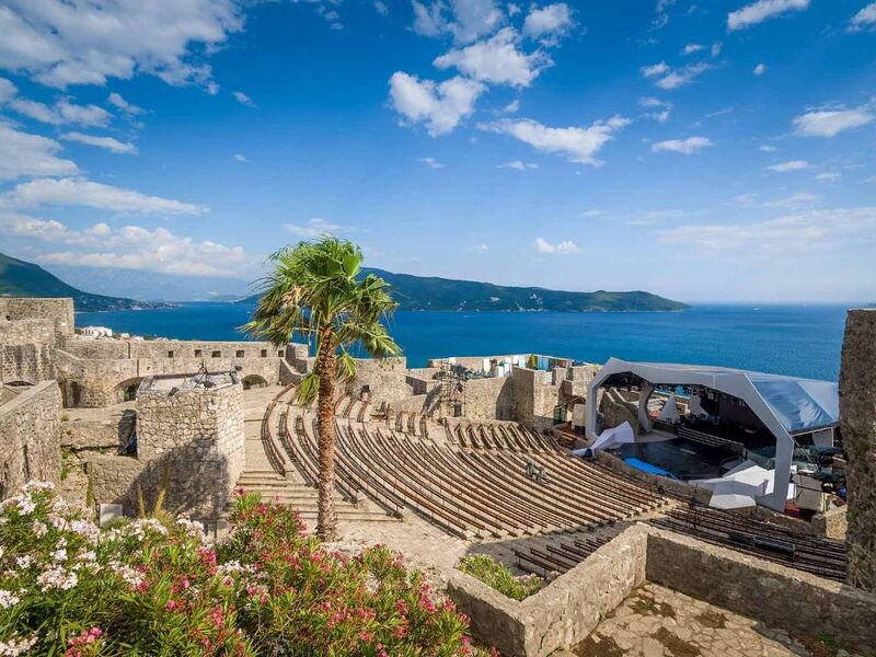 Carine Hotel Kumbor 325541