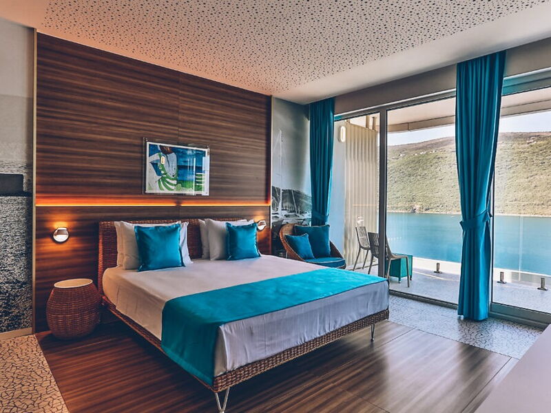 Carine Hotel Kumbor 325549