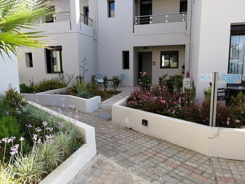 Carisa Maleme  305624