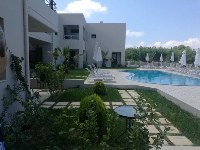 Carisa Maleme  305640