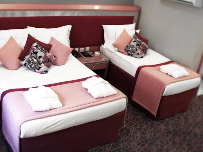 Carlton Hotel 63626