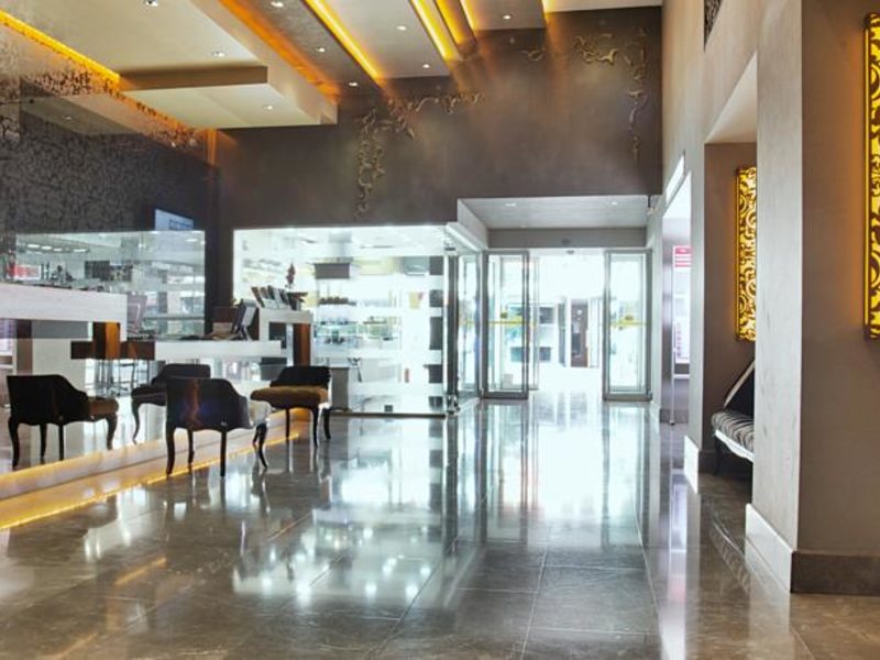 Carlton Hotel 63641