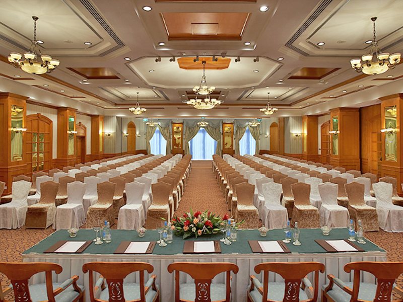 Carlton Palace Hotel 112830