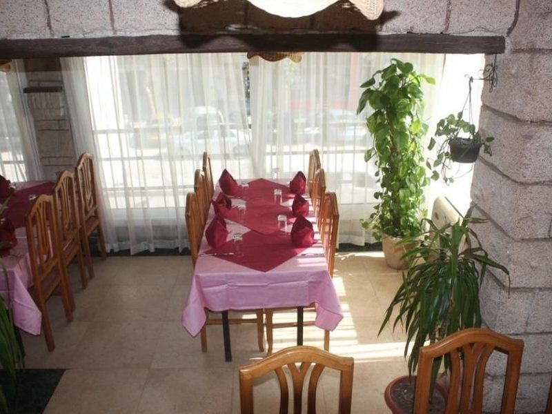 Caroline Crillion Cairo 146519