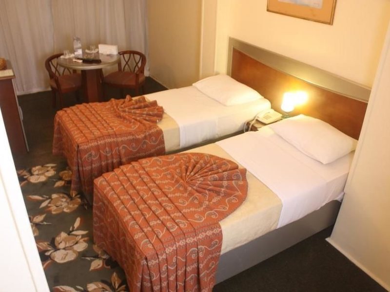 Caroline Crillion Cairo 146520