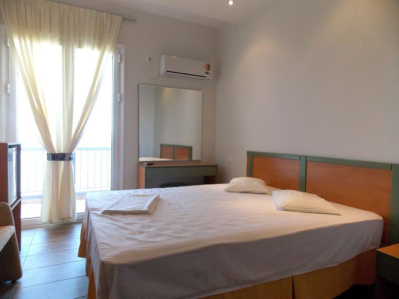 Castella Beach 273663