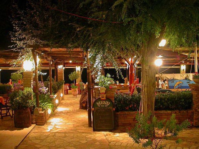 Castella Beach 273670