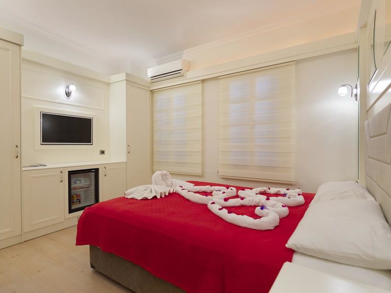 Castle Hotel (ex 294675