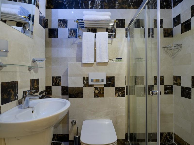 Castle Hotel (ex 294676