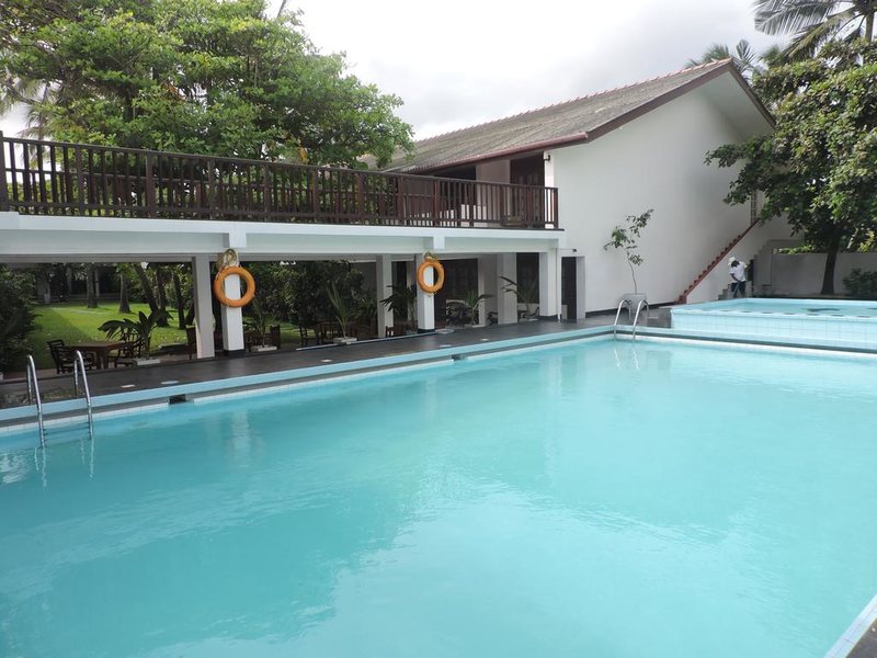 Catamaran Beach Hotel 107343