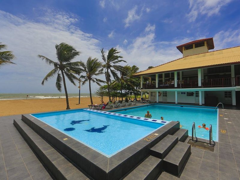 Catamaran Beach Hotel 107348