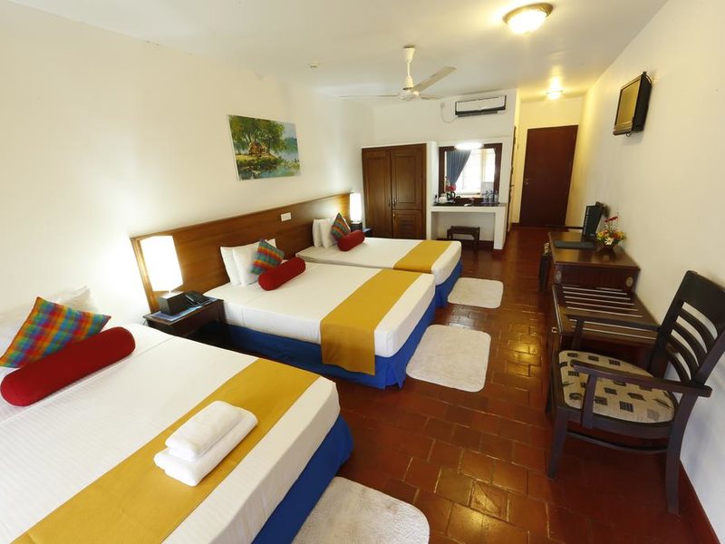 Catamaran Beach Hotel 107349