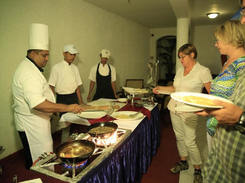 Catamaran Beach Hotel 107353