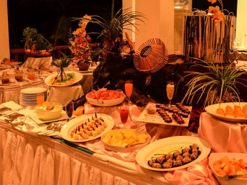 Catamaran Beach Hotel 107357