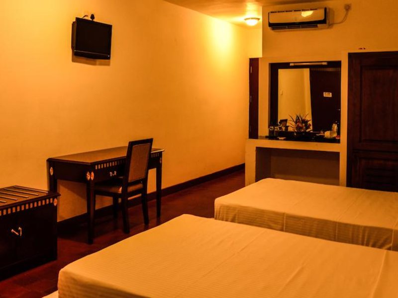 Catamaran Beach Hotel 107359