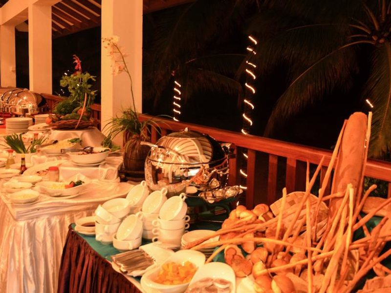 Catamaran Beach Hotel 107360