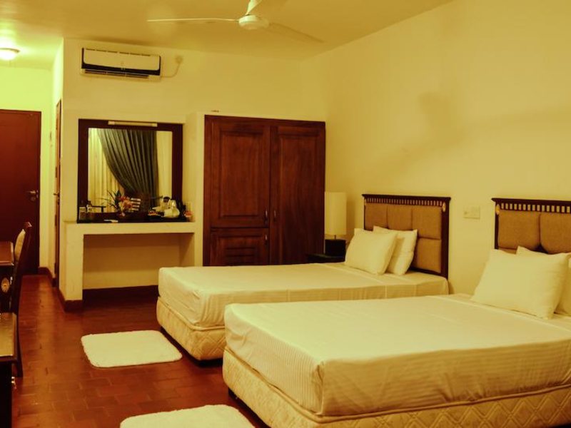 Catamaran Beach Hotel 107361