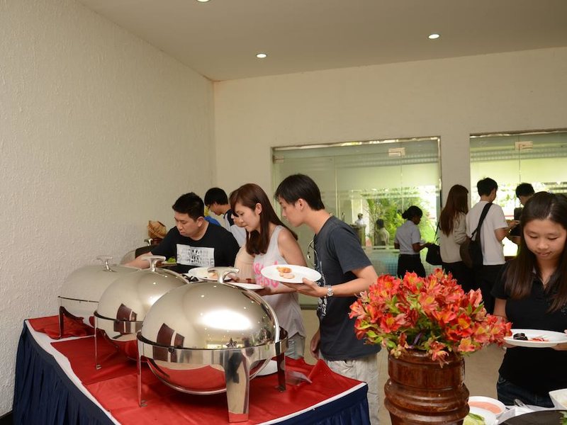 Catamaran Beach Hotel 107362