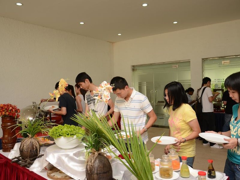 Catamaran Beach Hotel 107363