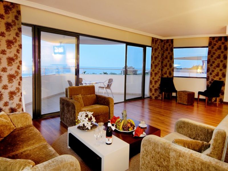 Catamaran Resort Hotel 30457