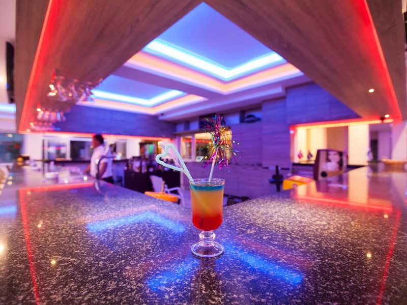 Catty Cats Garden Hotel 281431