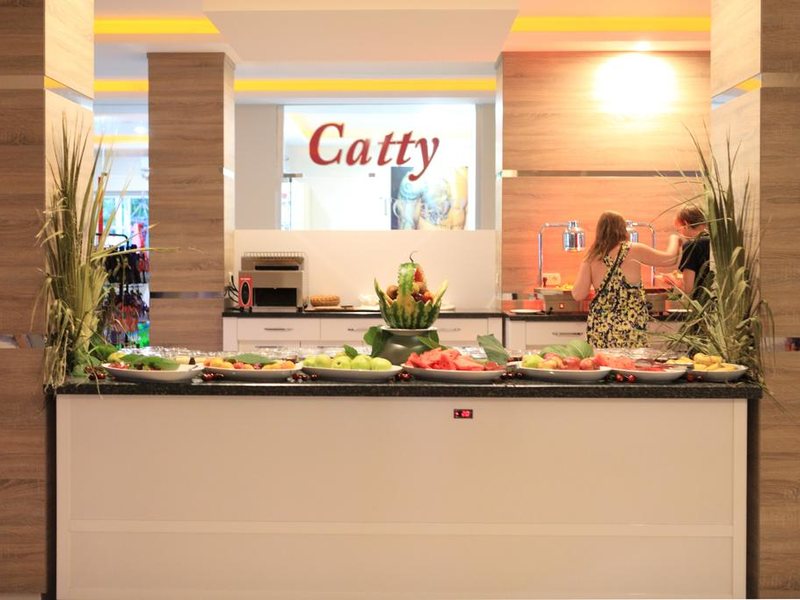 Catty Cats Garden Hotel 281434