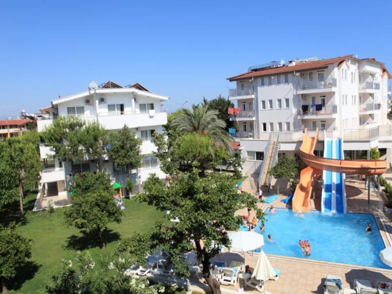 Catty Cats Garden Hotel 281442