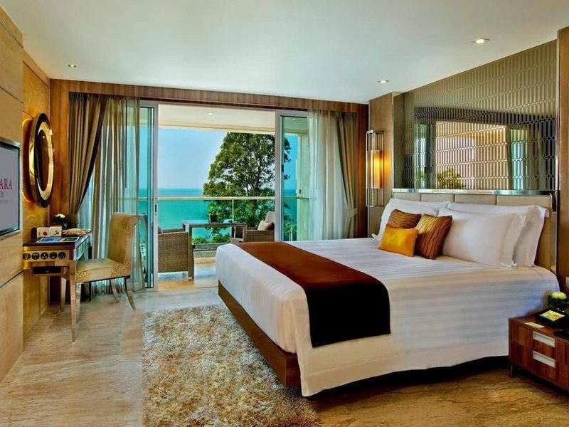 Centara Grand Phratamnak Resort 140412