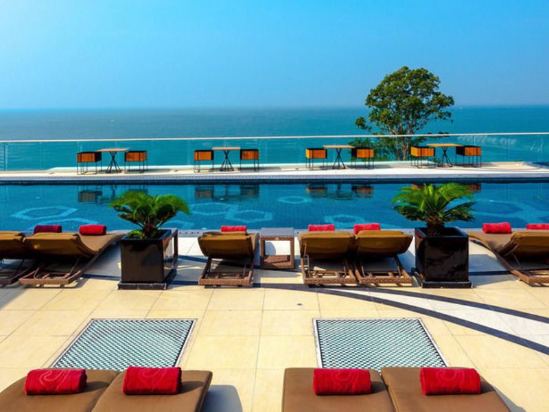 Centara Grand Phratamnak Resort 140416