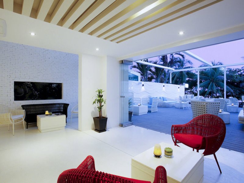 Centara Grand Phratamnak Resort 140417