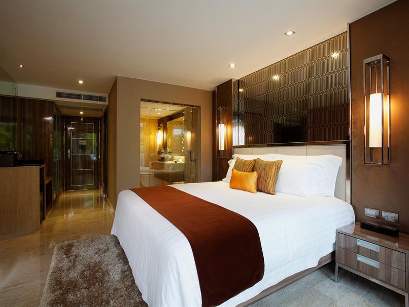 Centara Grand Phratamnak Resort 140428