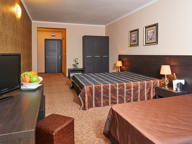 Central Plaza 164511