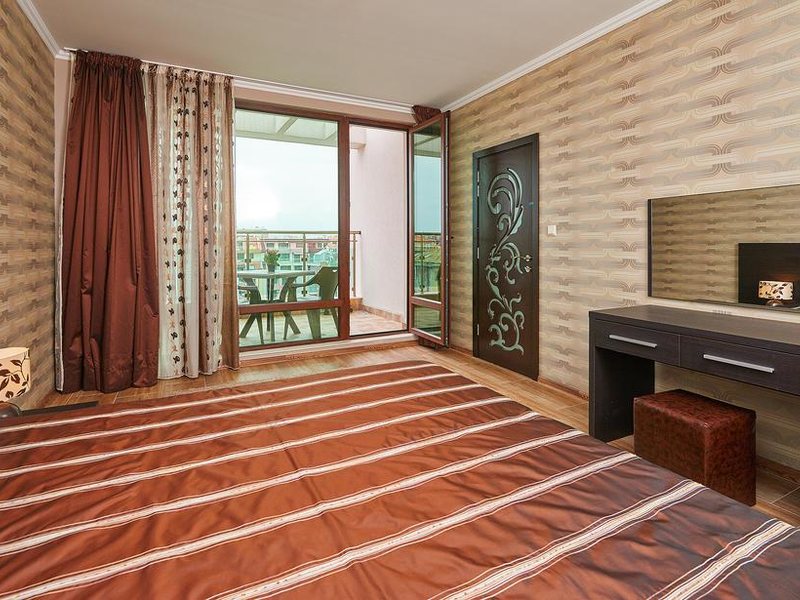 Central Plaza 164515