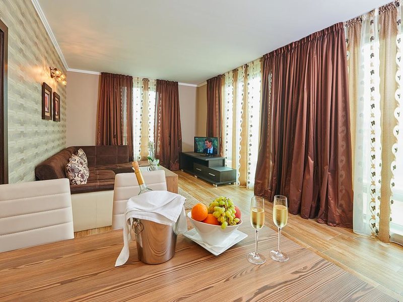 Central Plaza 164516