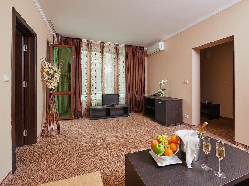 Central Plaza 164517