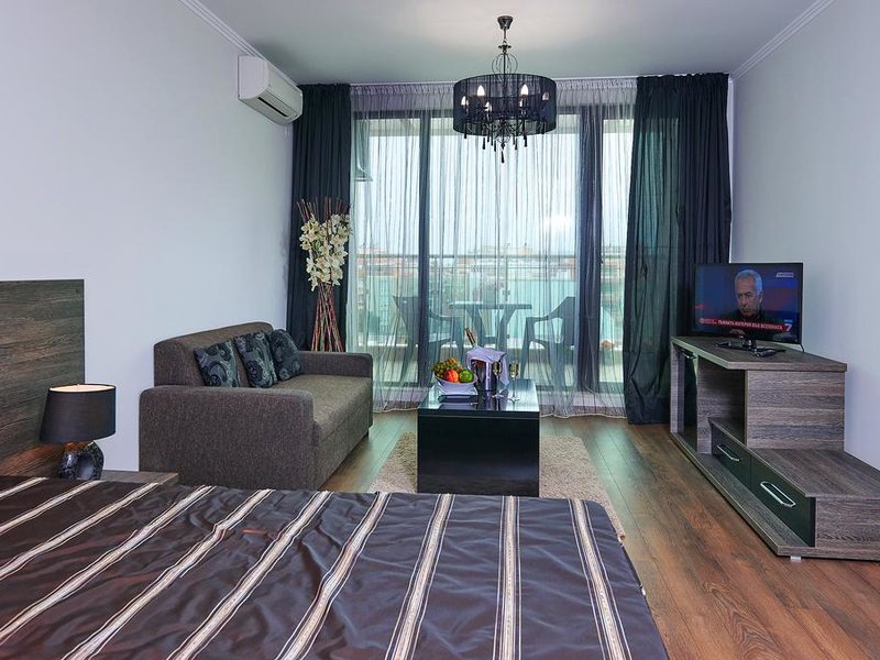 Central Plaza 164520