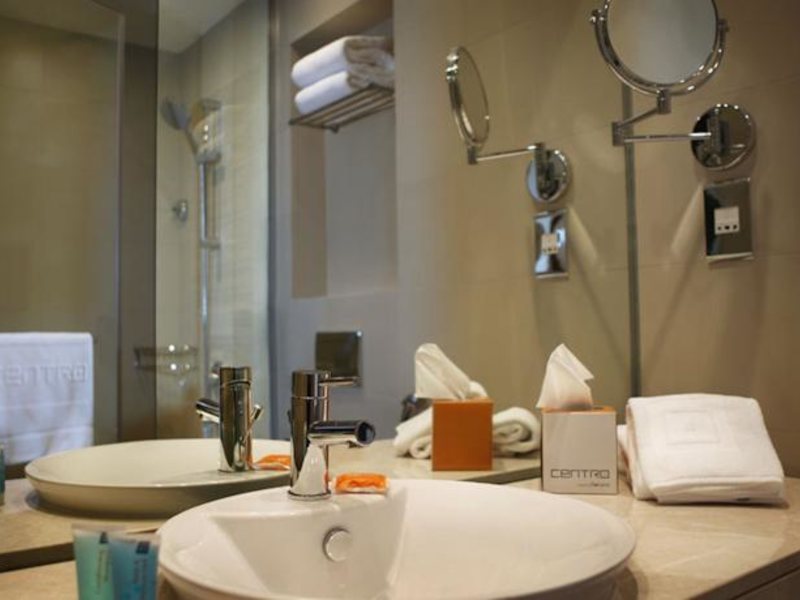 Centro Capital Center 113101