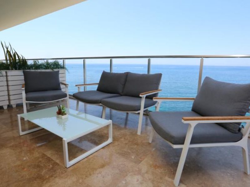 Charisma De Luxe 158900